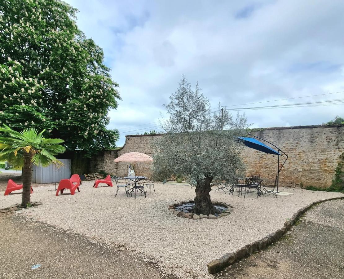 Le Manoir- Cluny Bed and Breakfast Εξωτερικό φωτογραφία