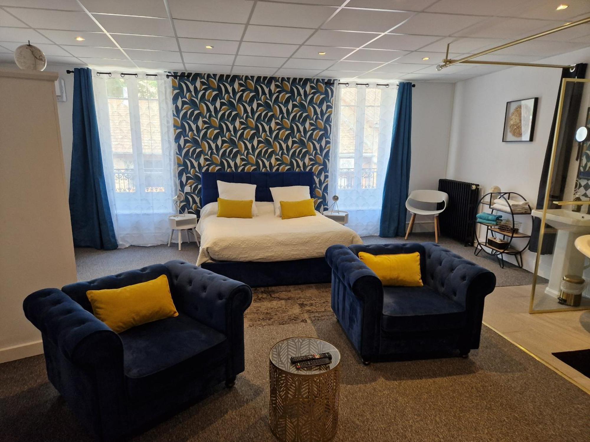 Le Manoir- Cluny Bed and Breakfast Εξωτερικό φωτογραφία